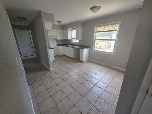 Foto del edificio - 6650-6652 N 55th St