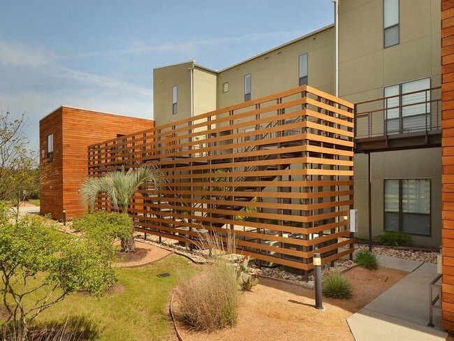 Foto del edificio - 1101 Ivean Pearson Rd