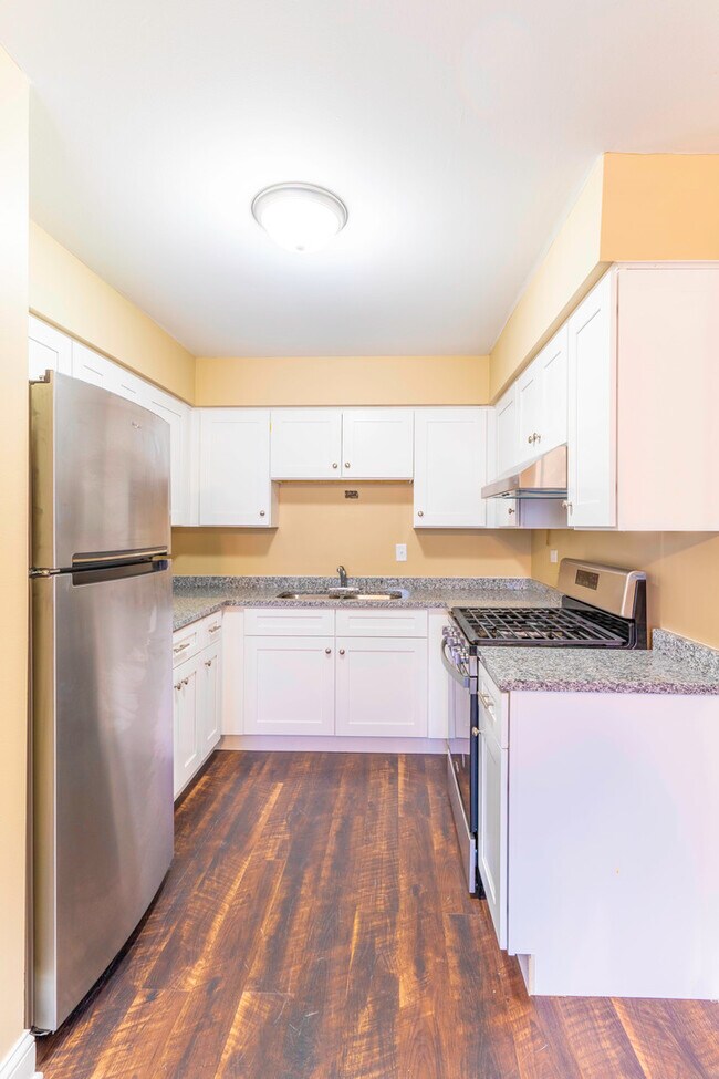 Building Photo - 5700 S Archer Ave