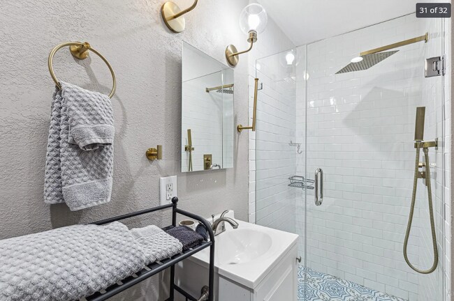 Foto del edificio - 318 S Montreal Ave