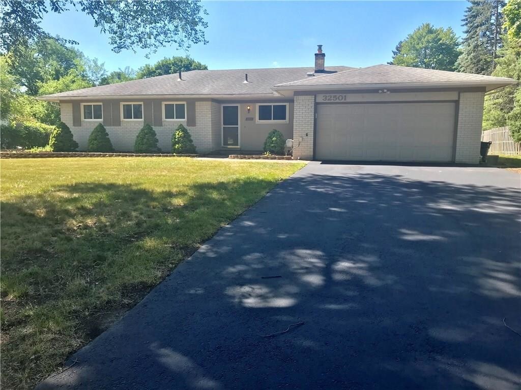 Foto principal - 32501 W 13 Mile Rd