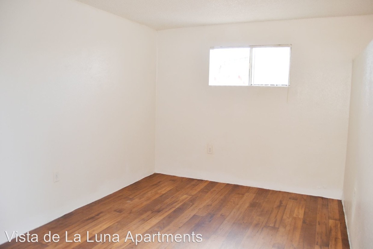 Building Photo - 4015 E Monte Vista Dr