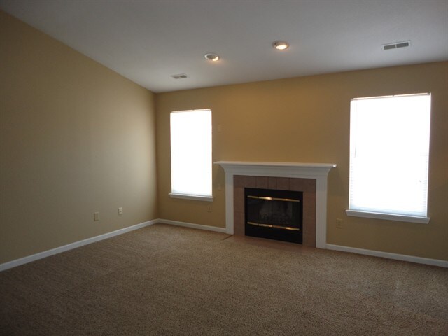 Building Photo - 459 Longview Bend