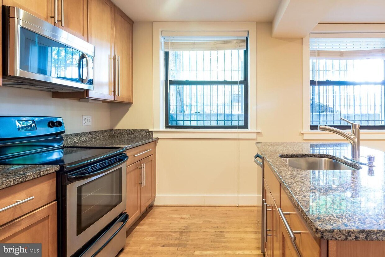 Foto principal - 1300 K St SE
