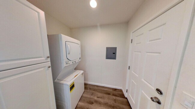 Foto del edificio - Cozy 2 bedroom 1 bathroom Unit in Riverside!