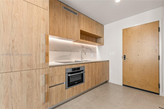 Foto del edificio - 11 NE 6th St