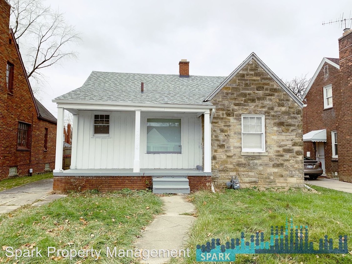 Primary Photo - 2 br, 1 bath House - 16719 Biltmore