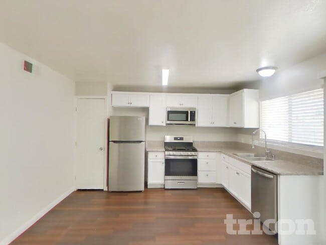 Building Photo - 7147 Fenway Ave