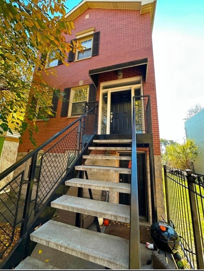 Building Photo - 2807 W Jackson Blvd