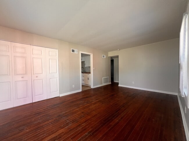 Photo - 1869 Bauer Rd (Indianapolis, IN) House