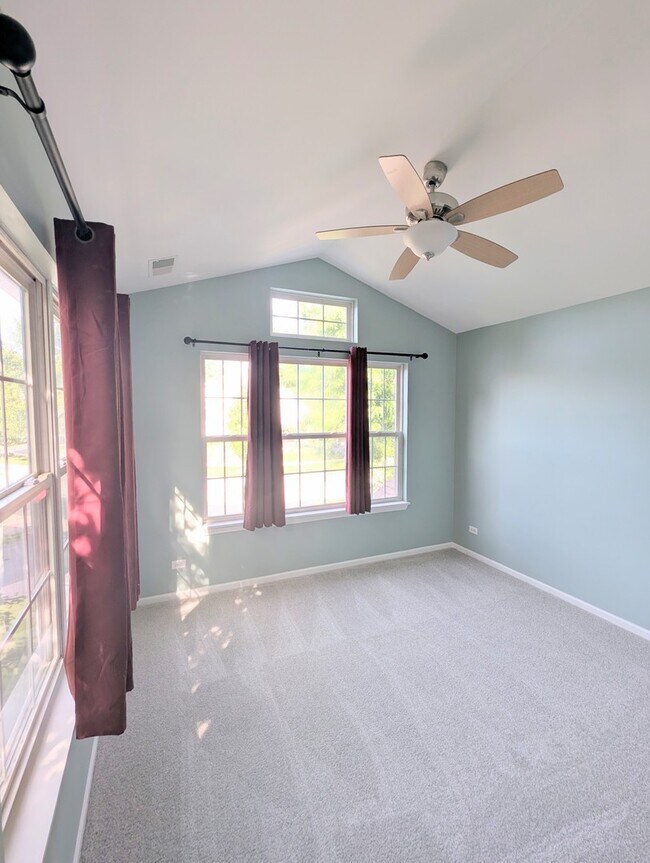 Building Photo - 3055 Kentshire Cir