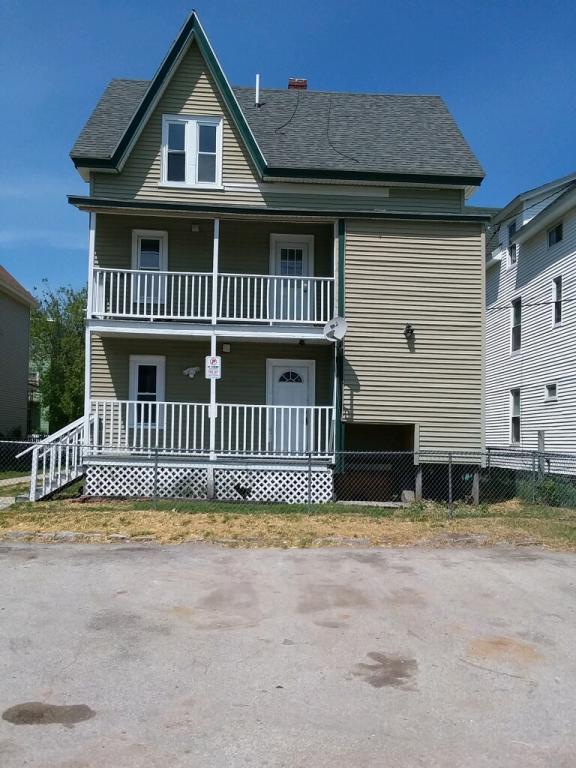 Building Photo - 241 Spruce St