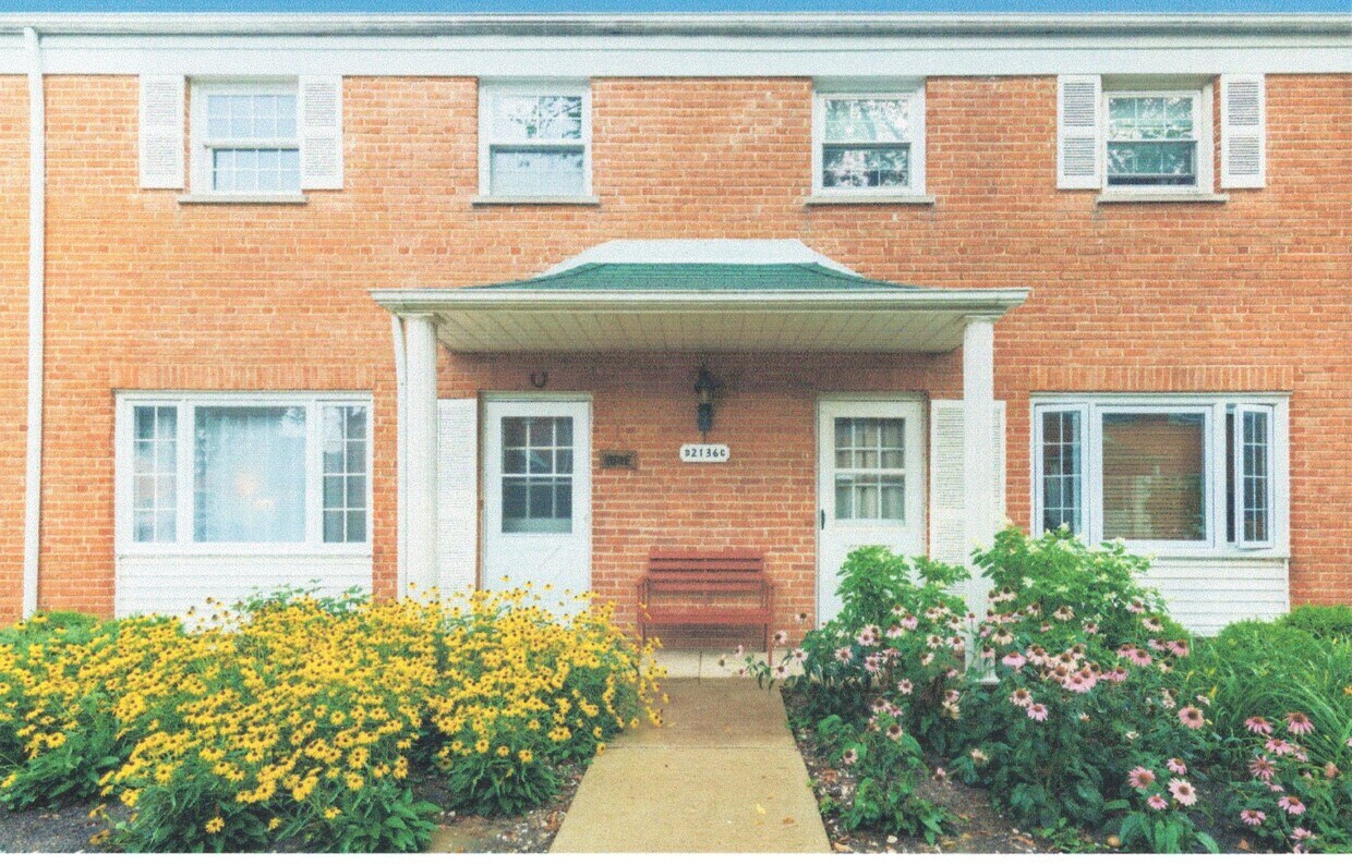 Primary Photo - 2136 Rugen Rd
