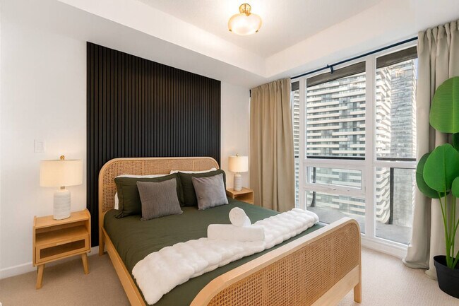 Photo du bâtiment - 65 Bremner Blvd