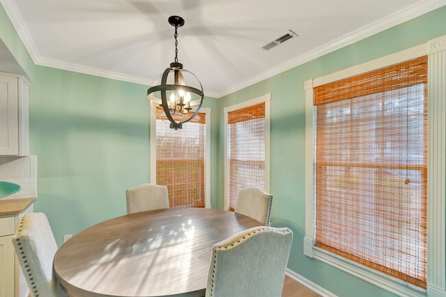 Foto del edificio - Furnished Charleston Style Home in Mt Plea...