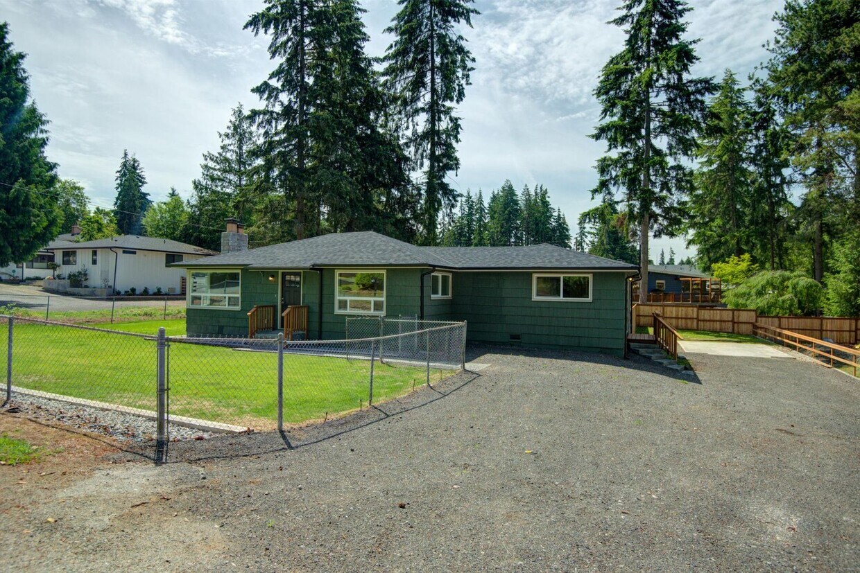 Primary Photo - $3125/Mo - For Lease Edmonds - 3/bedroom 1...