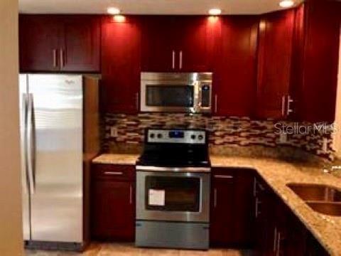 Foto del edificio - 691 Oak Harbour Dr