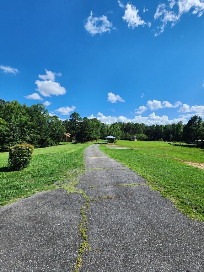 Building Photo - Apex-Durham /3BR Jordan Lake House
