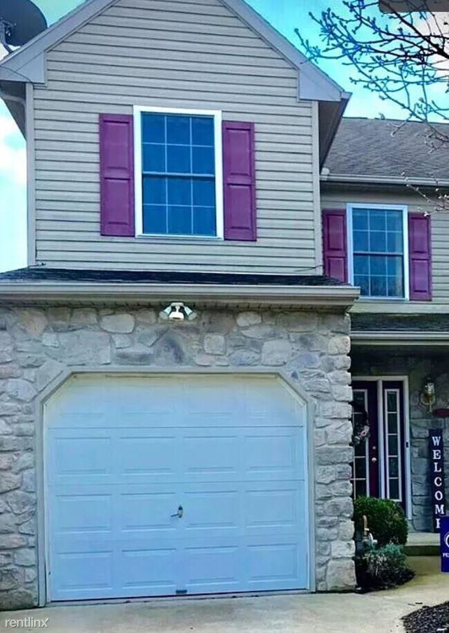 Foto del edificio - 3 br, 3 bath Townhome - 1720 Brookstone Drive