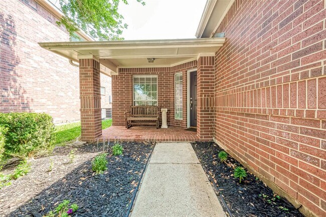 Foto del edificio - 3111 Stratford Pointe Dr