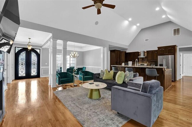 Foto del edificio - 110 Stanley Oaks Pl