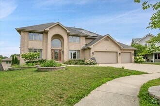 Building Photo - 9200 Greenwood Dr