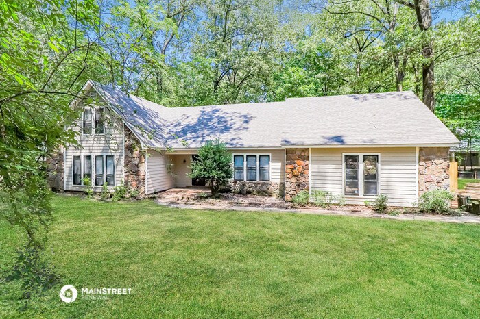 Primary Photo - 5662 Spring Lake Rd