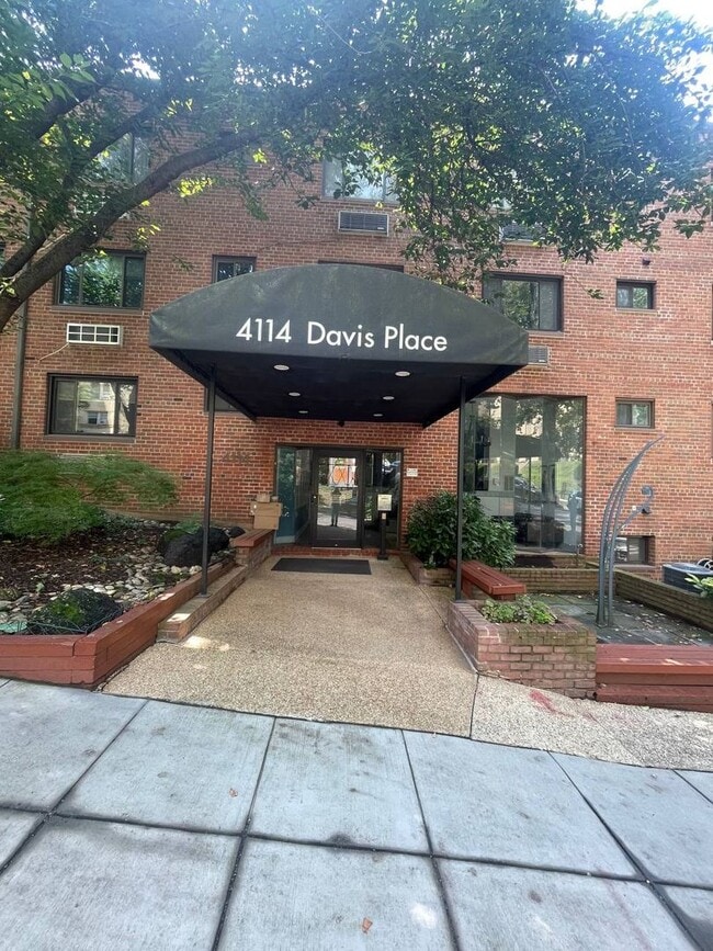 Photo - 4114 Davis Place NW House