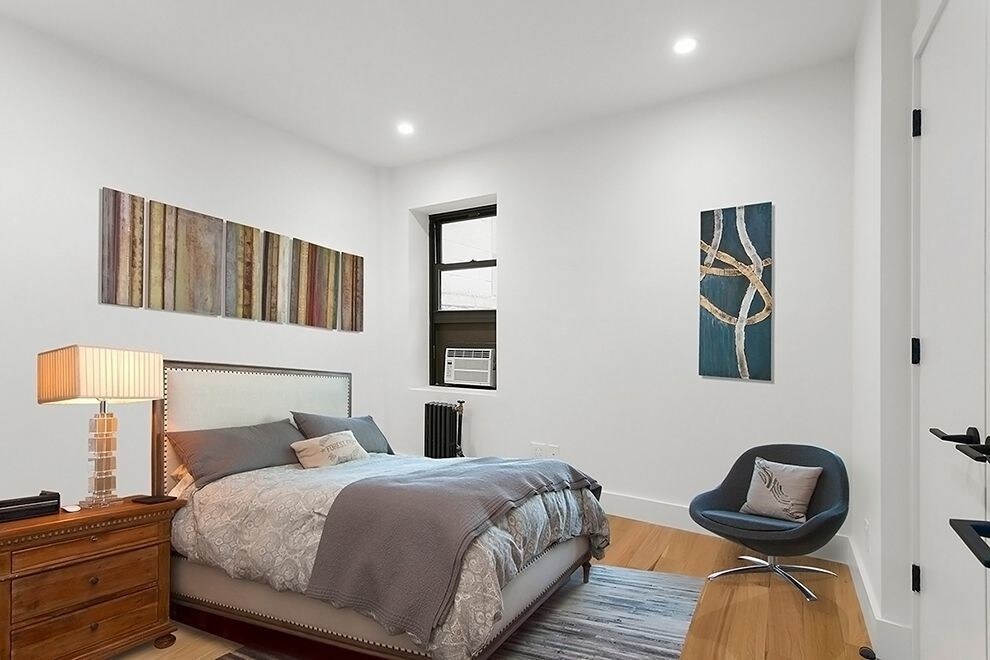 Foto principal - 142 E 24th St