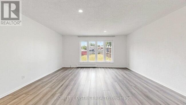 Building Photo - 424 Chaleur Ave