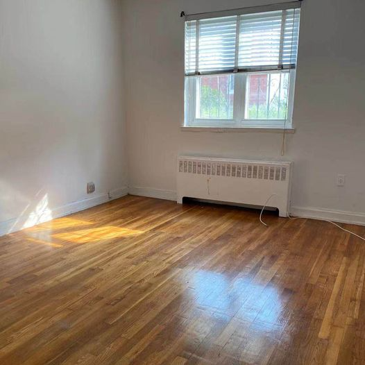 Building Photo - 1673 Williamsbridge Rd