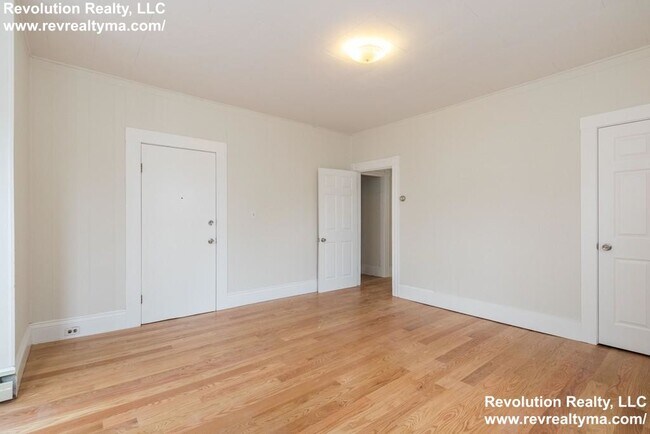 Building Photo - 28 Pinckney St