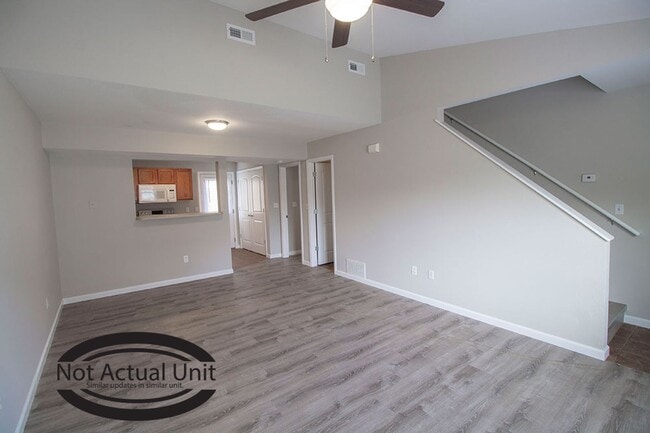 Building Photo - 1401-1403-1403 Bodie Dr