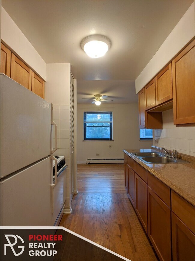 Foto del edificio - 502 W Briar Pl