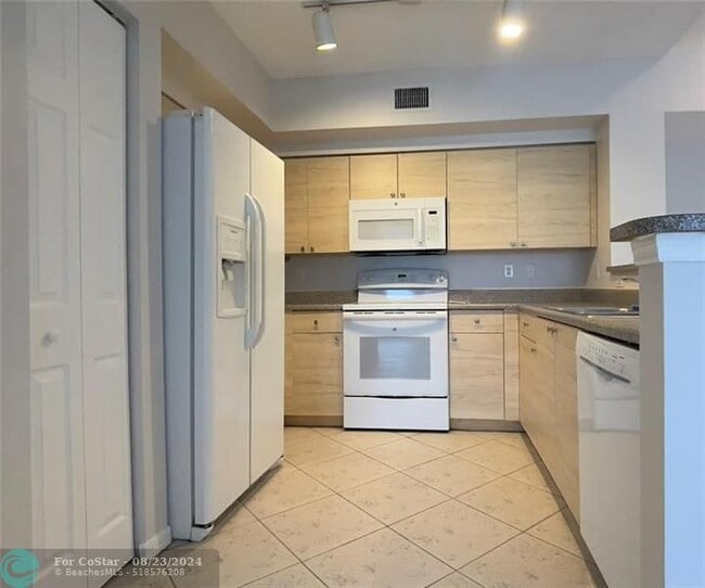Building Photo - 2090 W Preserve Way
