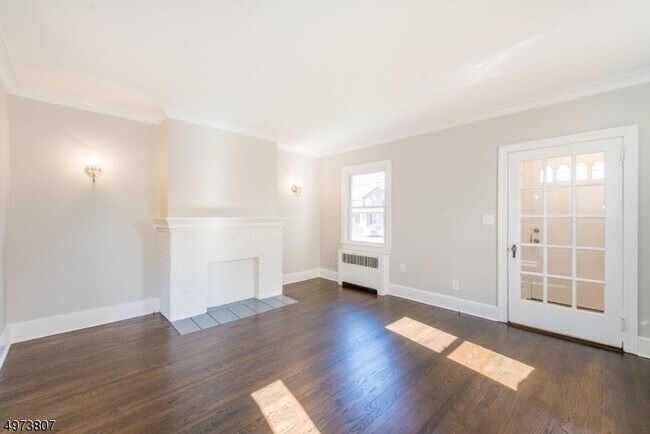 Foto del edificio - 57 Oakridge Ave