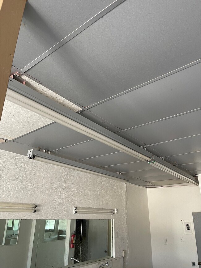 Building Photo - 802 South Cherry Lane, Unit 820