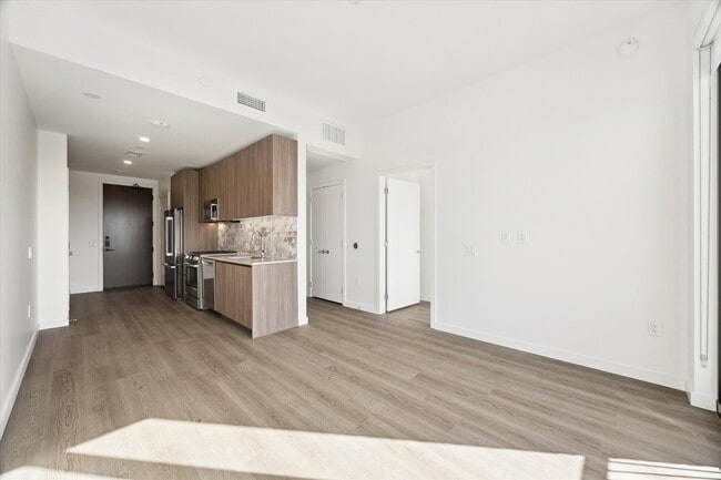 Building Photo - 1 Riva Row