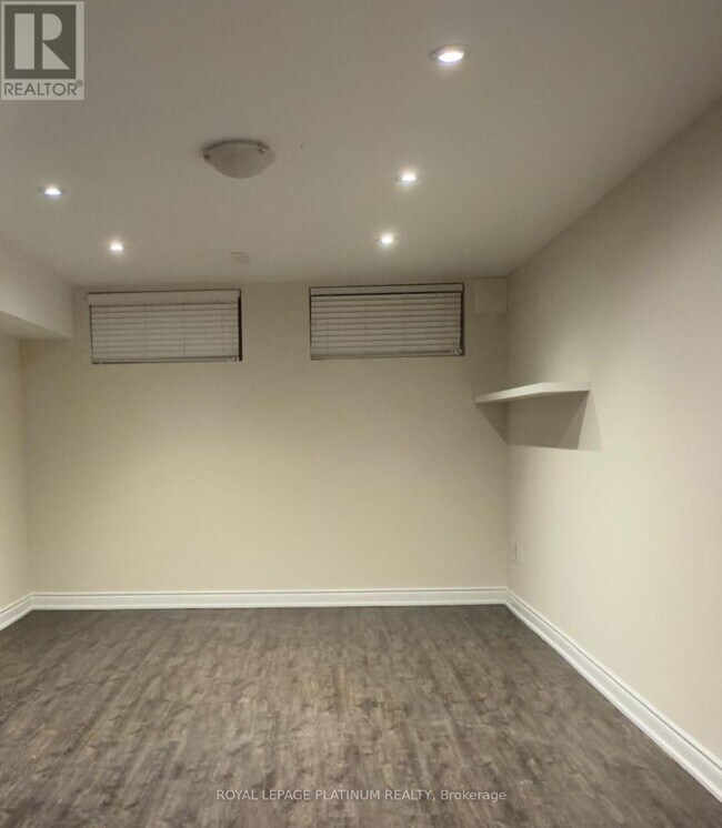 Photo du bâtiment - LOWER - 5640 FIFTH LINE