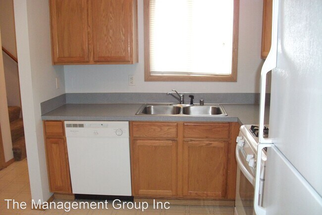 Building Photo - 2 br, 1.5 bath House - 803 NW Logan Street