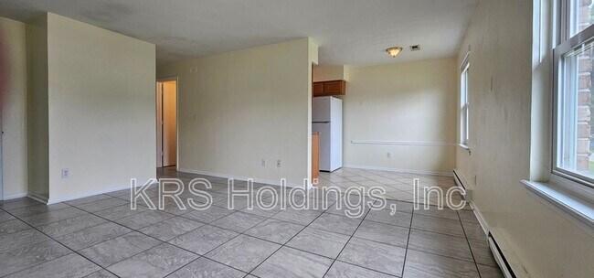 Building Photo - 1708 Hoover Ave