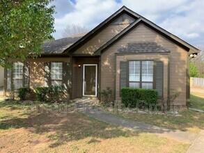 Building Photo - 118 Cedar Bend Dr