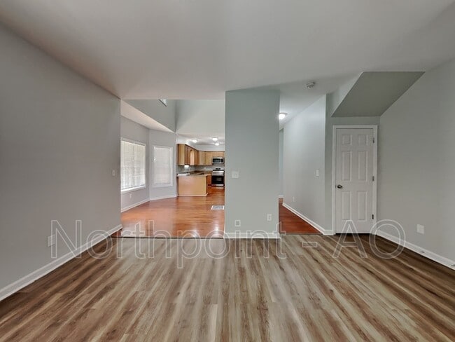 Building Photo - 2107 Brandy Woods Dr SE