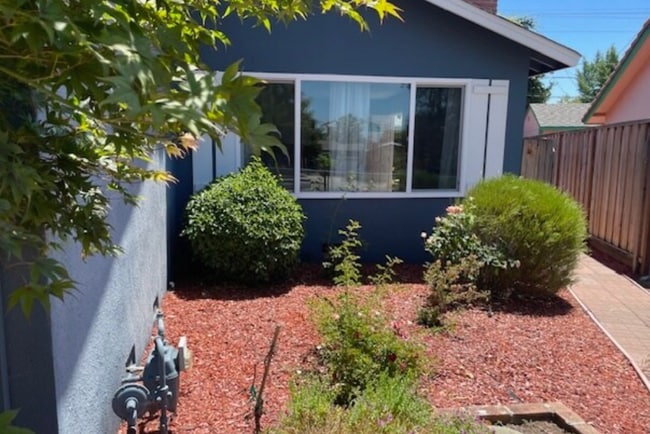 Building Photo - 1158 Pembridge Dr