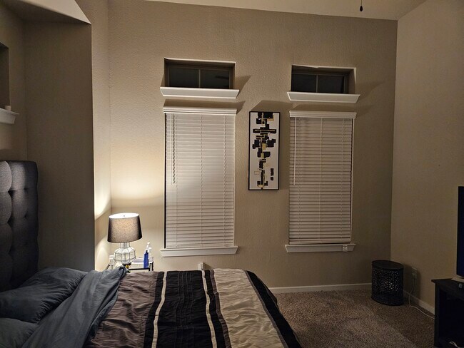 Building Photo - 9443 Starlight Oak Dr