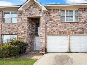 Building Photo - 204 Patton Dr