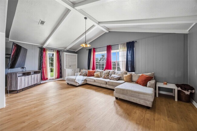 Foto del edificio - 1003 Misty Lea Ln