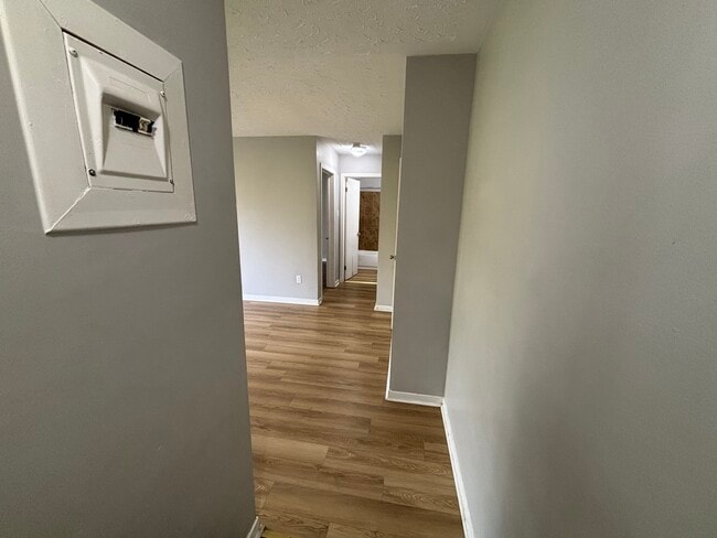 Photo du bâtiment - Charming Unit for Lease