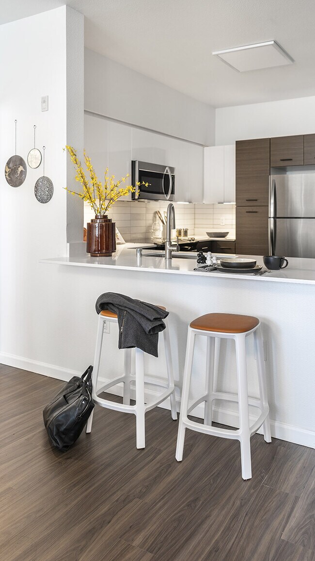 Griffis Lake Washington 1202 N 10th Pl Renton, WA Apartments for