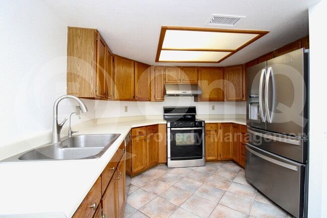 Building Photo - 4026 W Avenida Del Sol
